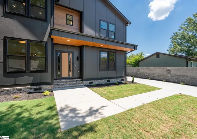 Photo 2 of Single family home for sale at 3 Rochester St, Greenville, SC 29611 | MLS# 1598402 | Listing updated on 2026-07-22