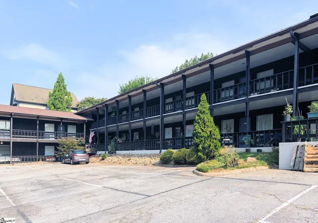 Photo 4 of Condo for sale at 311 W Earle St, Greenville, SC 29609 | MLS# 1599286 | Listing updated on 2026-08-24