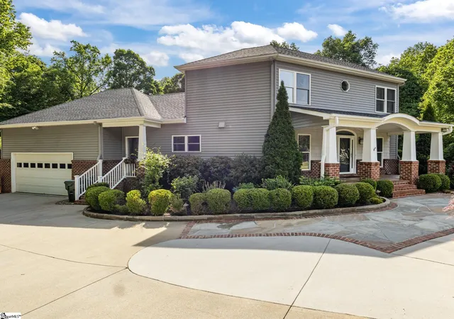Homes for sale in Greer, SC | 31 Silver Knoll Ct, Greer, SC 29651 | MLS# 1590330