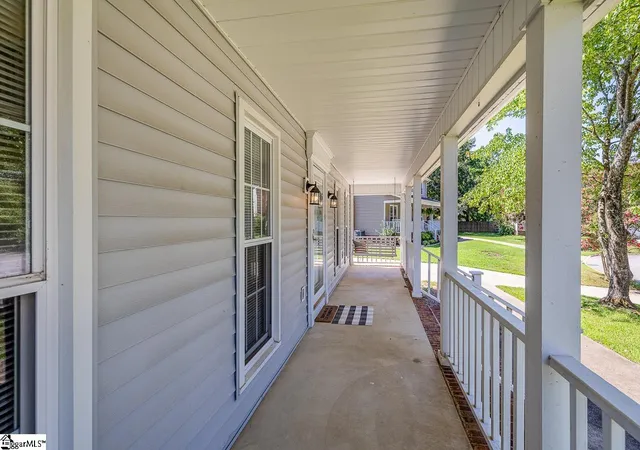 Photo 3 of Single family home for sale at 7 Ashley Ln, Taylors, SC 29687 | MLS# 1598166 | Listing updated on 2026-09-10