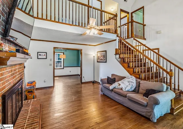 Photo 4 of Single family home for sale at 7 Ashley Ln, Taylors, SC 29687 | MLS# 1598166 | Listing updated on 2026-09-10