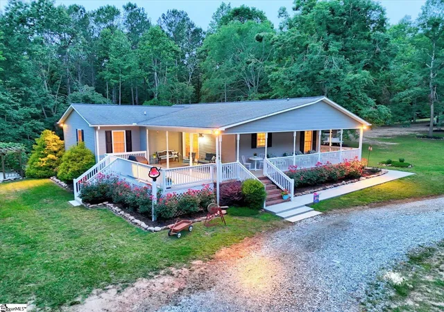 Photo 1 of Single family home for sale at 833 Duncan Creek Church Rd, Laurens, SC 29360 | MLS# 1558404 | Listing updated on 2026-05-22