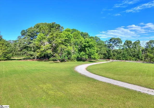 Photo 3 of Single family home for sale at 833 Duncan Creek Church Rd, Laurens, SC 29360 | MLS# 1558404 | Listing updated on 2026-05-22