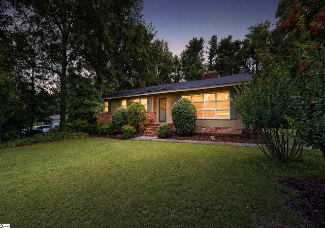 Photo 2 of Single family home for sale at 500 Richbourg Rd, Greenville, SC 29615 | MLS# 1599267 | Listing updated on 2026-09-09