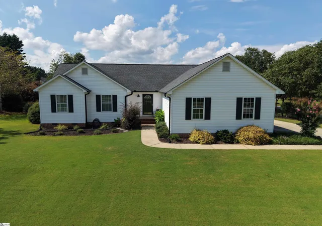 Photo 1 of Single family home for sale at 101 Quarternein Ct, Piedmont, SC 29673 | MLS# 1600590 | Listing updated on 2026-08-27