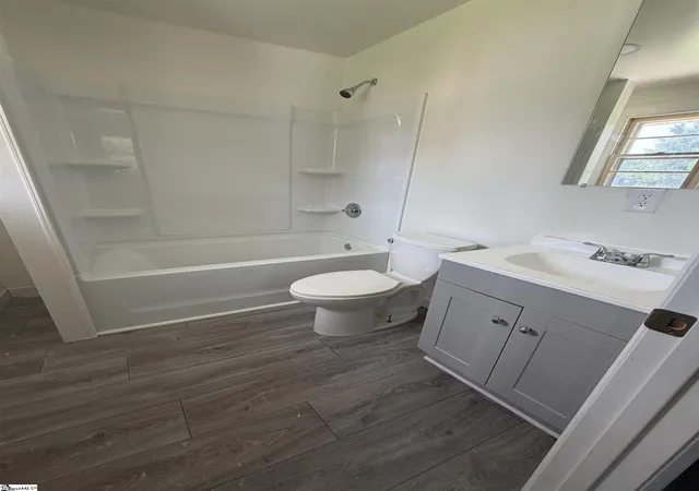 Photo 3 of Single family home for sale at 407 Emma St, Anderson, SC 29626 | MLS# 1601585 | Listing updated on 2026-08-26