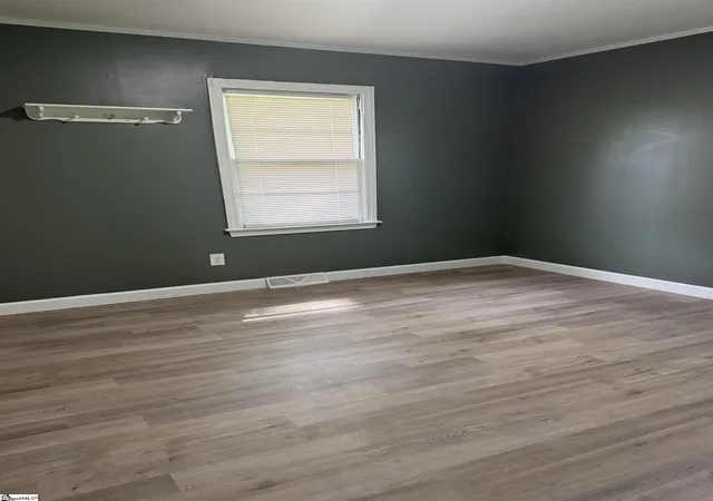 Photo 4 of Single family home for sale at 407 Emma St, Anderson, SC 29626 | MLS# 1601585 | Listing updated on 2026-08-26