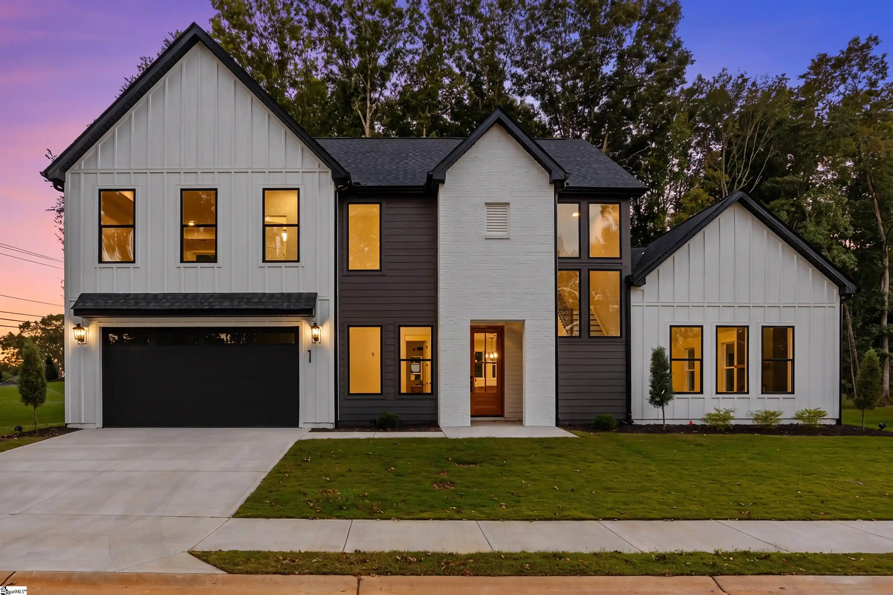 Photo 1 of Single family home for sale at 1 Inverrary Dr, Taylors, SC 29687 | MLS# 1606032 | Listing updated on 2026-10-23