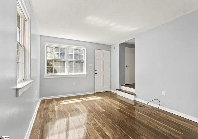 Photo 3 of Condo for sale at 11 Faris Cir, Greenville, SC 29605 | MLS# 1587505 | Listing updated on 2026-07-17