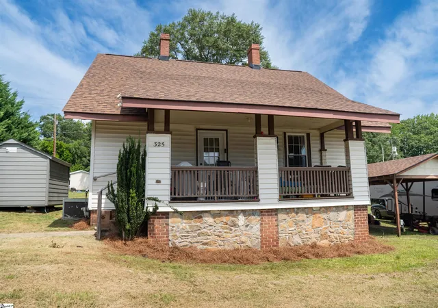 Photo 2 of Sale Pending at 325 Stone St, Pacolet, SC 29372 | MLS# 1597125 | Listing updated on 2026-08-07