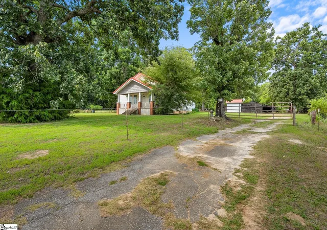 Homes for sale in Honea Path, SC | 2045 Shady Grove Rd, Honea Path, SC 29654 | MLS# 1595794