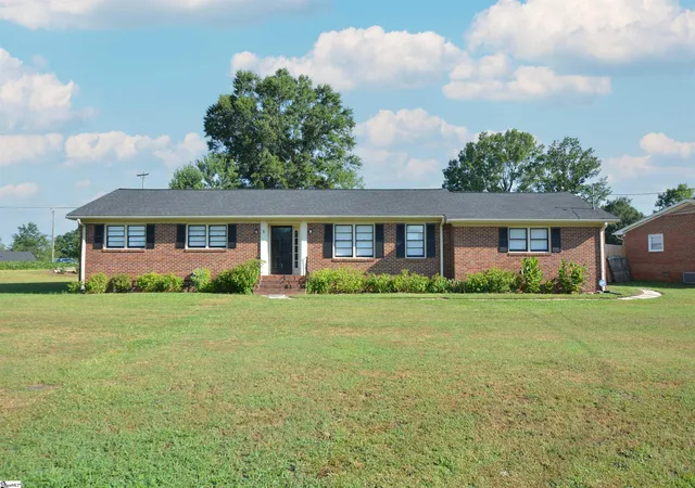 1st image of 5 Notre Dame Dr, Greenville, SC 29617 | MLS# 1597639