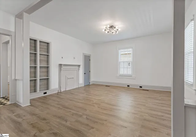 Photo 3 of Single family home for sale at 5 Conyers St, Greenville, SC 29609 | MLS# 1595917 | Listing updated on 2026-09-15