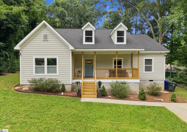 Photo 1 of Single family home for sale at 13 Pasadena Ave, Greenville, SC 29605 | MLS# 1598688 | Listing updated on 2026-07-29
