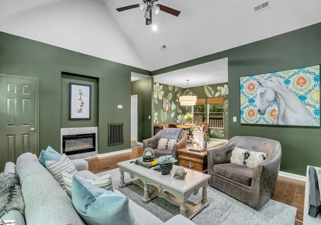 Photo 3 of Single family home for sale at 13 Pasadena Ave, Greenville, SC 29605 | MLS# 1598688 | Listing updated on 2026-07-29