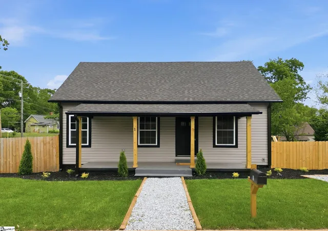 Photo 1 of Single family home for sale at 1 E 5th St, Greenville, SC 29611 | MLS# 1601313 | Listing updated on 2026-08-19