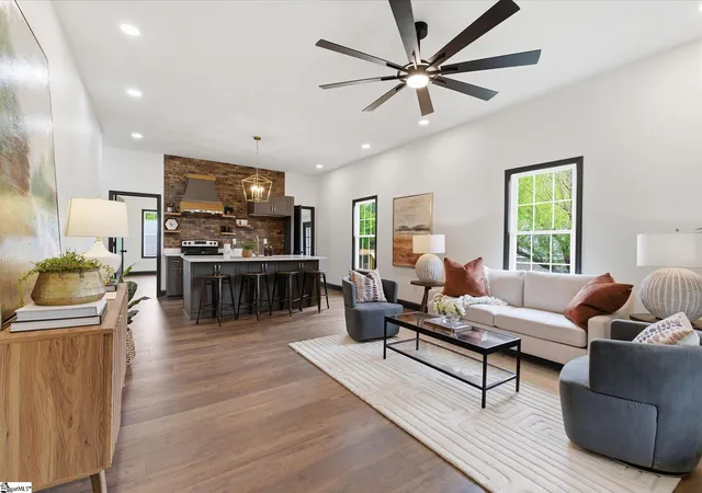 Photo 2 of Single family home for sale at 1 E 5th St, Greenville, SC 29611 | MLS# 1601313 | Listing updated on 2026-08-19