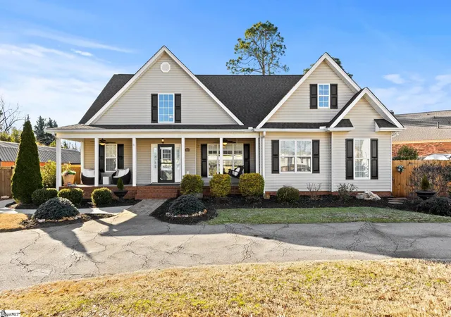 Photo 1 of Single family home for sale at 116a Ridge Rd, Greenville, SC 29607 | MLS# 1601925 | Listing updated on 2026-09-01