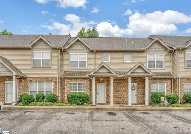 Townhouse for sale at 8 Amity Ln, Greenville, SC 29609 | MLS# 1599020