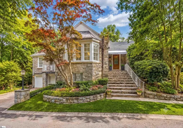 Photo 2 of Single family home for sale at 47 Douglas Dr, Greenville, SC 29605 | MLS# 1591602 | Listing updated on 2026-09-08