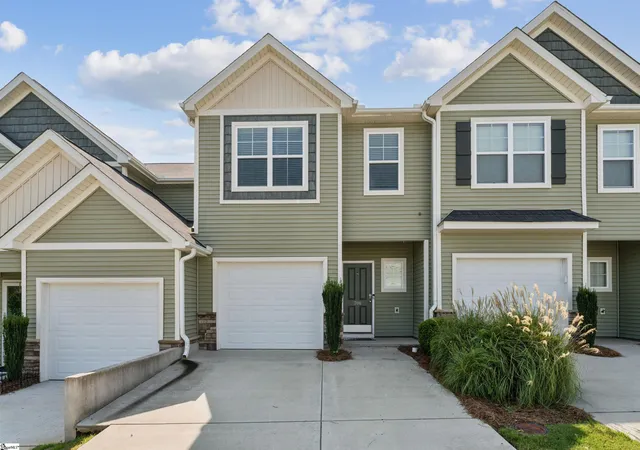 Photo 3 of Townhouse for sale at 706 Elmbrook Dr, Simpsonville, SC 29681 | MLS# 1600926 | Listing updated on 2026-10-01