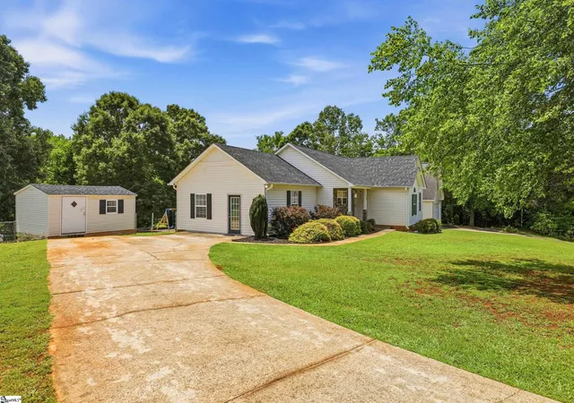 Photo 3 of Sale Pending at 509 Old Shoals Dr, Anderson, SC 29625 | MLS# 1597002 | Listing updated on 2026-09-15
