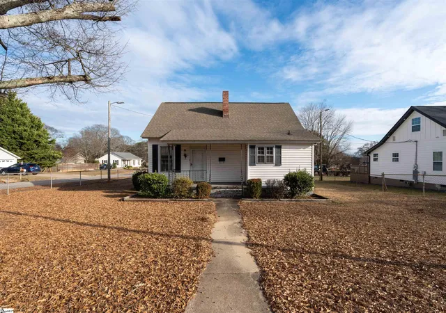 Photo 1 of Sale Pending at 60 Blake St, Greenville, SC 29605 | MLS# 1599909 | Listing updated on 2026-09-09