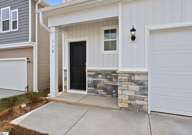 Photo 3 of Single family home for sale at 110 Wilson School St, Simpsonville, SC 29681 | MLS# 1602358 | Listing updated on 2026-08-29