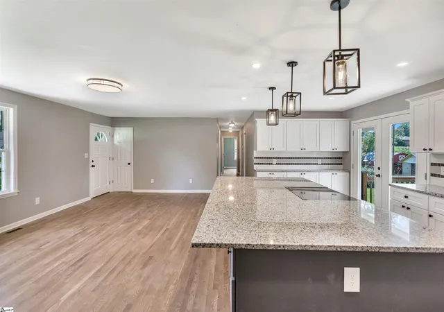 Photo 4 of Single family home for sale at 1001 Fairfield Dr, Anderson, SC 29621 | MLS# 1600314 | Listing updated on 2026-09-11
