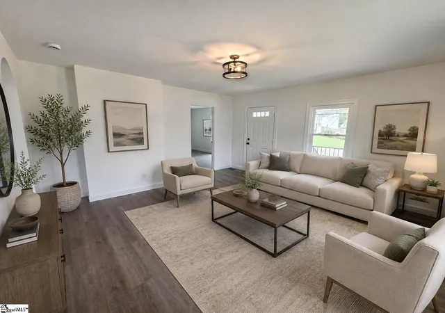 Photo 3 of Single family home for sale at 8 W First St, Williamston, SC 29697 | MLS# 1600222 | Listing updated on 2026-09-12