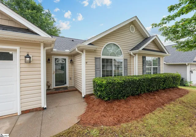 Homes for sale in Greer, SC | 110 Feldspar Ln, Greer, SC 29650 | MLS# 1591815