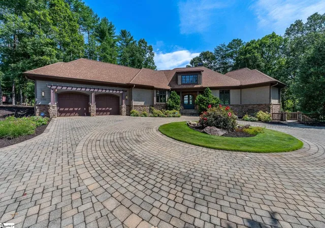 Photo 3 of Single family home for sale at 104 Sweetshrub Wy, Sunset, SC 29685 | MLS# 1600920 | Listing updated on 2026-08-17
