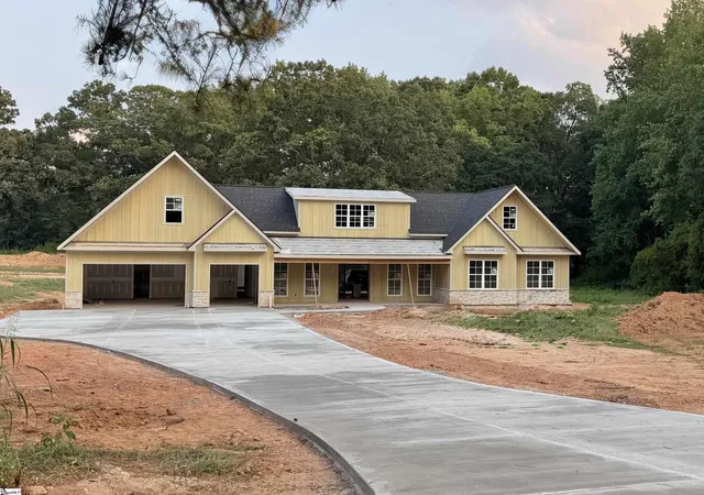 Photo 2 of Single family home for sale at 13 Martin Rd, Fountain Inn, SC 29644 | MLS# 1600488 | Listing updated on 2026-08-20