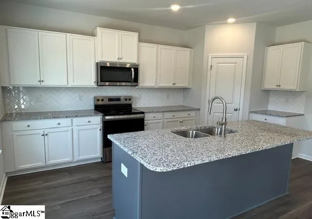 Photo 3 of Single family home for sale at 152 Cedar Shoals Ct, Easley, SC 29640 | MLS# 1589474 | Listing updated on 2026-10-05