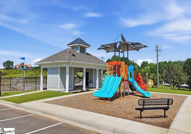 14th image of 445 Amaryllis Ln, Woodruff, SC 29388 | MLS# 1594624