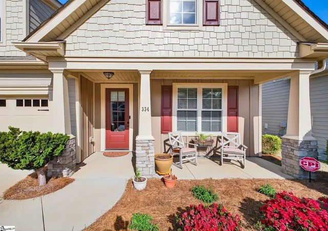 Photo 2 of Single family home for sale at 334 Belle Oaks Dr, Simpsonville, SC 29680 | MLS# 1587430 | Listing updated on 2026-08-17