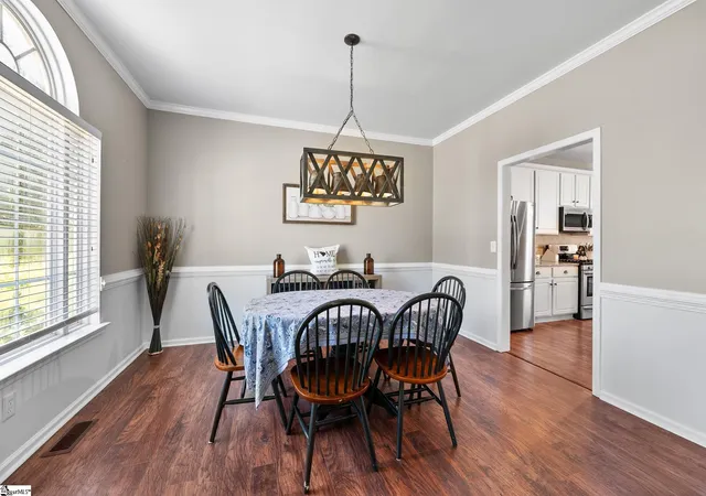 Photo 3 of Single family home for sale at 302 Crossvine Wy, Simpsonville, SC 29680 | MLS# 1594417 | Listing updated on 2026-08-06