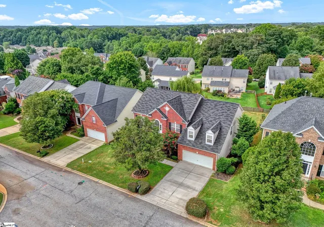 Photo 3 of Single family home for sale at 407 Gunnison Dr, Simpsonville, SC 29681 | MLS# 1600199 | Listing updated on 2026-09-21