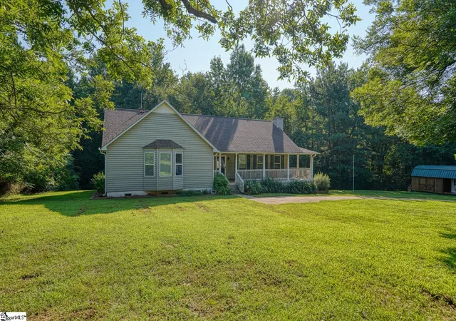 Photo 3 of Single family home for sale at 3465 Hwy 92, Enoree, SC 29335 | MLS# 1520101 | Listing updated on 2026-09-07