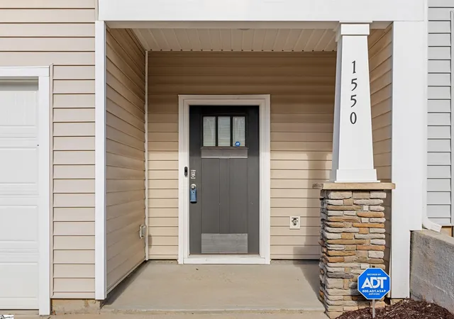 Photo 3 of Townhouse for sale at 1550 Rivermeade Dr, Moore, SC 29369 | MLS# 1601187 | Listing updated on 2026-08-18