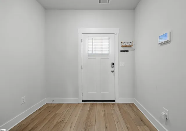 Photo 4 of Townhouse for sale at 1550 Rivermeade Dr, Moore, SC 29369 | MLS# 1601187 | Listing updated on 2026-08-18