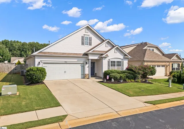 Photo 2 of Single family home for sale at 704 Arnica Dr, Duncan, SC 29334 | MLS# 1600651 | Listing updated on 2026-10-05
