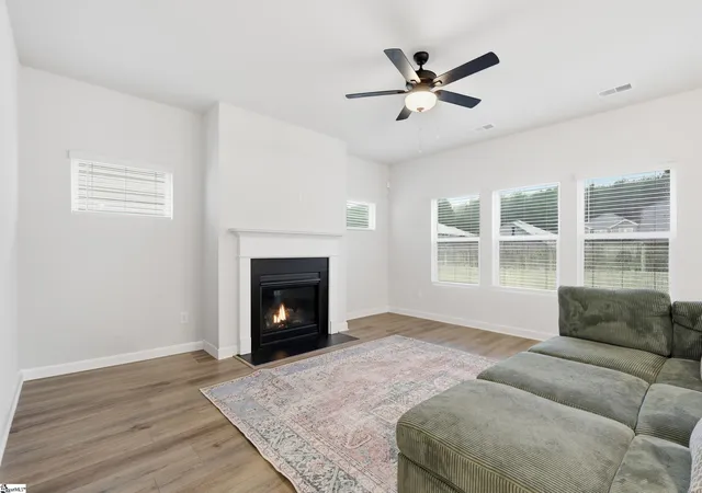 4th image of 817 Elgon Walk Dr, Fountain Inn, SC 29644 | MLS# 1594540