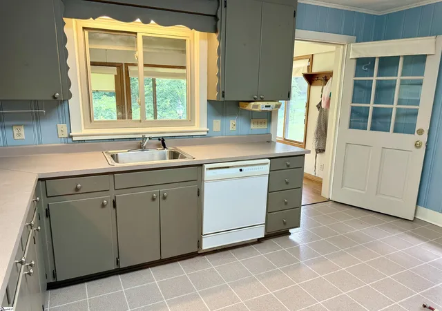 Photo 4 of Single family home for sale at 105 Ansel Dr, Clinton, SC 29325 | MLS# 1595576 | Listing updated on 2026-10-08