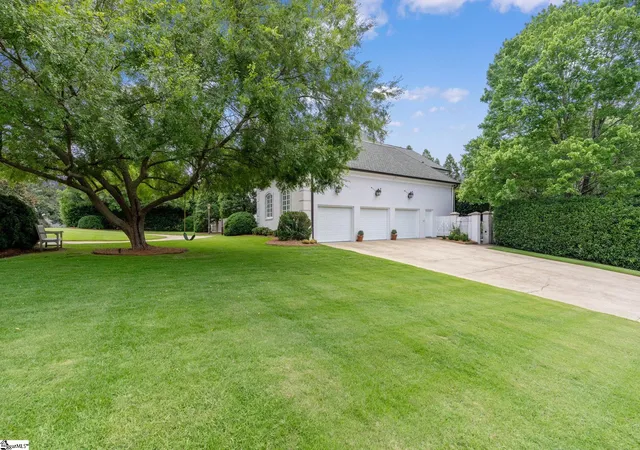 Photo 3 of Single family home for sale at 500 Hidden Hills Dr, Greenville, SC 29605 | MLS# 1601327 | Listing updated on 2026-08-19
