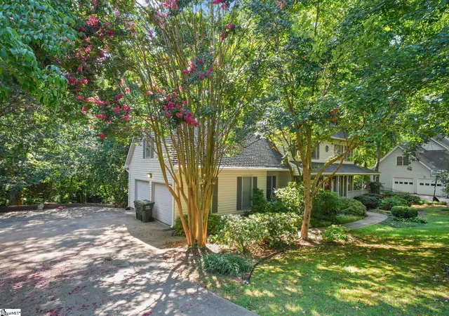 Photo 3 of Sale Pending at 209 Westchester Wy, Easley, SC 29642 | MLS# 1597434 | Listing updated on 2026-09-10