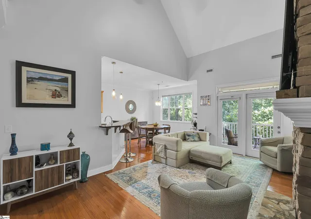 Photo 3 of Condo for sale at 4 Edge Ct #Unit C, Greenville, SC 29609 | MLS# 1601384 | Listing updated on 2026-08-19