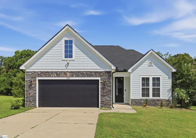 Photo 1 of Single family home for sale at 124 Champion Green, Greenwood, SC 29649 | MLS# 1596339 | Listing updated on 2026-10-27