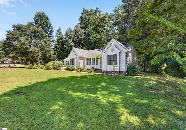 Photo 4 of Single family home for sale at 420 Brookstone Wy, Central, SC 29630 | MLS# 1601284 | Listing updated on 2026-09-19