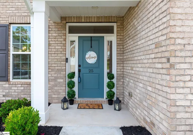 Photo 3 of Single family home for sale at 25 Caventon Dr, Simpsonville, SC 29681 | MLS# 1602515 | Listing updated on 2026-09-17